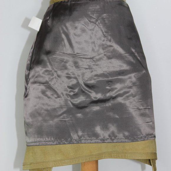Textured Leather Skirt by Henry Beguelin - Picture 4 of 5
